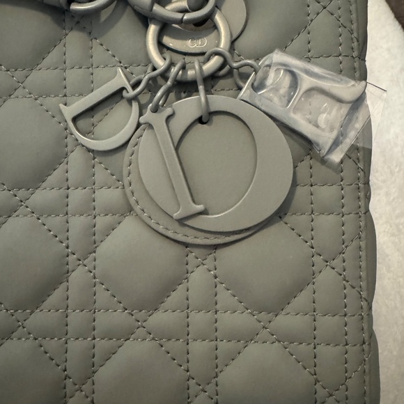 Lady Dior Gray Matte - Picture 3 of 12